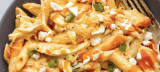 Romige romige Buffalo Chicken Pasta Recept